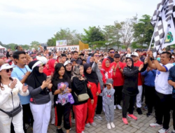 Masyarakat Gowa Meriahkan Jalan Santai HUT ke-80 RI