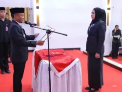 Bupati Bone Lantik Sekwan Ketua DPRD Bone Tidak Hadir